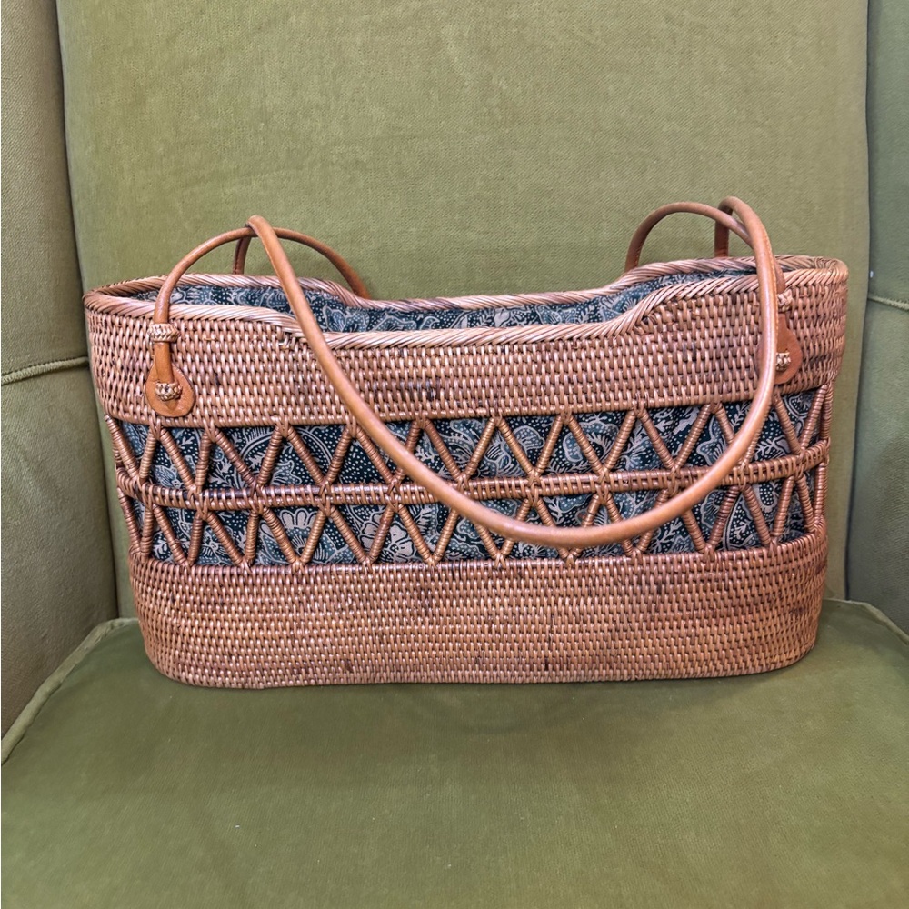 Handcrafted Rattan Ata Bag - Picture 2 of 8